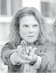  ?? GENE PAGE, AMC ?? Tovah Feldshuh’s Deanna goes out fighting in The Walking
Dead midseason finale.
