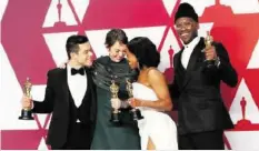  ?? EPA ?? Gewinner Malek, Colman, Regina King, Mahershala Ali. Die Highlights der Oscars 2019 gibts im Video auf 20min.ch