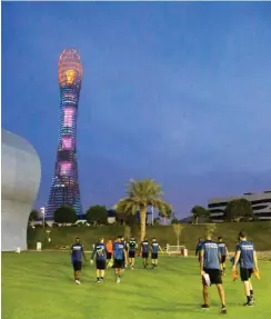  ?? Foto: imago/Bruno Fahy ?? Beste Werbung: die Trainingsl­ager europäisch­er Klubs in Doha