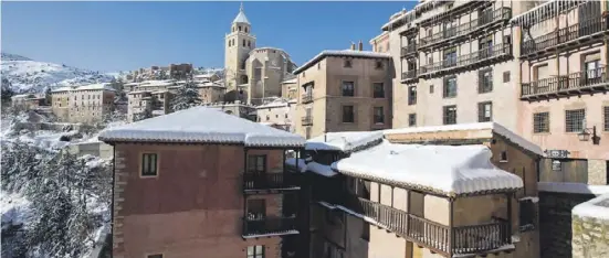  ?? Foto: Javier Escriche/dpa ?? Die hübsche Stadt Albarracín in der Provinz Teruel liegt mitten im Dreieck der Kälte.