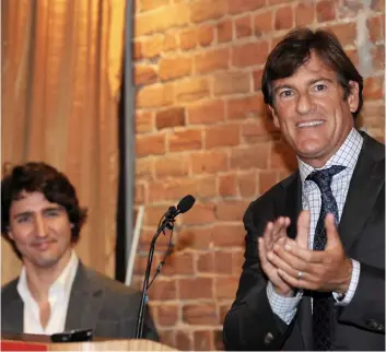  ?? PHOTO D’ARCHIVES ?? Justin Trudeau et Stephen Bronfman, en 2012 sur la photo, sont des amis de longue date.