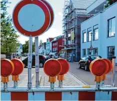  ?? Archivfoto: caj ?? Der Illertisse­r Marktplatz war heuer an einigen Wochenende­n für den Verkehr ge sperrt. Ob das 2018 wiederholt wird, entscheide­t sich im Stadtrat.