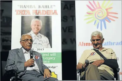  ?? Picture: GALLO IMAGES ?? A FEW GOOD MEN: Ahmed Kathrada and Laloo Chiba at a gathering in Lenasia to honour Nelson Mandela in 2013