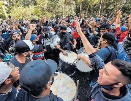  ?? NELSON ALMEIDA / AFP) - 31/5/2020 ?? Organizada­s. Torcedores dos maiores times de São Paulo se juntaram domingo para manifestaç­ão a favor da democracia