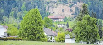  ?? FOTO: ANKE KUMBIER ?? Vor fast drei Wochen ist in Hörbranz der Hang abgerutsch­t. Vier Häuser sind nicht mehr bewohnbar.