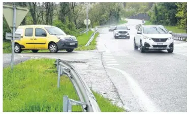  ?? ?? Les véhicules arrivant de la rue de l’Echenaud devront s’insérer dans le flux de camions de la voie de descente réservée. René Gauran