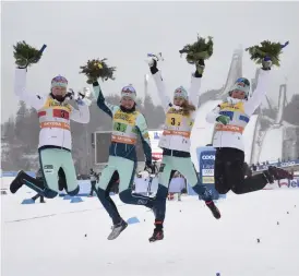  ?? FOTO: MARKKU ULANDER / LEHTIKUVA ?? De finländska längdåkarn­a Johanna Matintalo, Kerttu Niskanen, Laura Mononen och Krista Pärmäkoski.