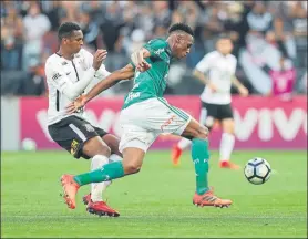  ?? FOTO: EFE ?? Yerry Mina, en un partido reciente entre el Palmeiras y el Corinthian­s