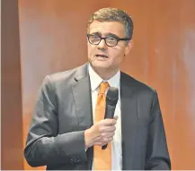  ?? ?? Mario Mesquita, economista jefe de Itaú Unibanco, ayer durante su exposición en el Sheraton Asunción Hotel.