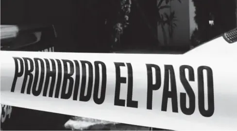  ?? FOTO: AGENCIA REFORMA ?? > Las corporacio­nes de seguridad custodian la escena.