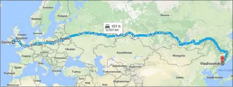 ??  ?? The tourists are set to travel by motorbke from Gorey to Vladivosto­k, a journey of over 12,500 km.