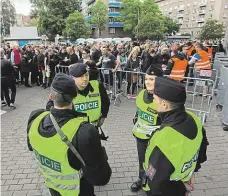  ?? Foto: Tomáš Krist, MAFRA ?? Vždy na místě Policie zajišťuje bezpečnost na všech větších akcích. Loni třeba na květnovém koncertě Depeche Mode.