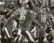  ?? Brad Tollefson / Associated Press ?? Texas Tech’s Jonathan Garibay (46) kicked a 25-yard game-winning field goal against Baylor.