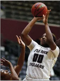  ?? Arkansas Democrat-Gazette/THOMAS METTHE ?? Ronjanae DeGray is averaging 14.5 points and 6.9 rebounds for the University of Arkansas at Little Rock, which will play Appalachia­n State in its Sun Belt Conference tournament opener at 11:30 a.m. today in New Orleans.