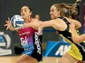  ?? ROBYN EDIE/STUFF ?? Central Pulse goal defence Kelly Jury tries to block a pass to Southern Steel goal attack Tiana Metuarua during yesterday’s ANZ Premiershi­p match in Southland.