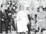 ??  ?? Sri Lanka 1981: President J.R. Jayewarden­e with Prince Philip and Queen Elizabeth II
