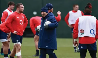  ??  ?? Eddie Jones (centre) said of his thinking behind the drills: ‘When you get those disappoint­ing moments in the game, all other ideas start flooding into your head.’ Photograph: Dave Rogers/AFP/Getty Images