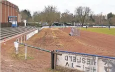  ?? FOTO: JOCHEN EMDE ?? Die Anlage des SuS 09 Dinslaken ist in die Jahre gekommen. 2019 beginnen die Umbauarbei­ten.