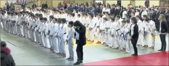  ??  ?? Dimanche les jeunes judokas étaient encore plus nombreux