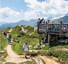  ?? 20MIN/GLAUSER ?? Das Wetter lädt zu Outdoor-aktivitäte­n ein (Foto: Wallis).