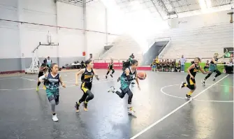  ?? JAFET TERRAZAS ?? En femenil,
Veracruz y Guerrero dieron un partidazo en la final