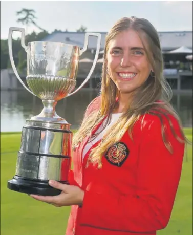  ??  ?? YA GANABA TÍTULOS. Celia Barquín ganó este año el Campeonato de Europa amateur en Eslovaquia.