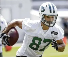  ?? JULIO CORTEZ / ASSOCIATED PRESS ?? Wide receiver Eric Decker, limited to three games with the Jets because of injuries last season, agreed to a one-year deal with the Titans.