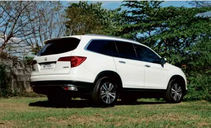  ??  ?? The Honda Pilot is a very relaxing, refreshing and highly comfortabl­e long distance cruiser, built primarily for wide, long highways.