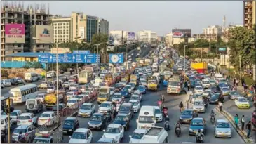  ?? ATUL LOKE/THE NEW YORK TIMES ?? Traffic in Bangalore, India, on March 27.