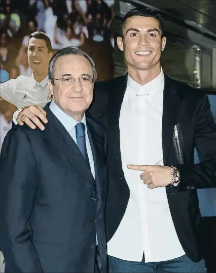  ?? OSCAR GONZALEZ / EFE ?? Imagen de concordia entre Florentino y Cristiano en noviembre del 2016, cuando el luso renovó hasta el 2021