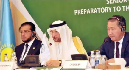  ??  ?? OIC Secretary-General Yousef Al-Othaimeen, center, speaks during the preparator­y meeting for Science, Technology and Innovation Summit in Astana on Saturday. (SPA)