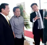  ??  ?? FRANCISCO Ong, Mayor Jonas Cortes, engineer Alan Kent Ong