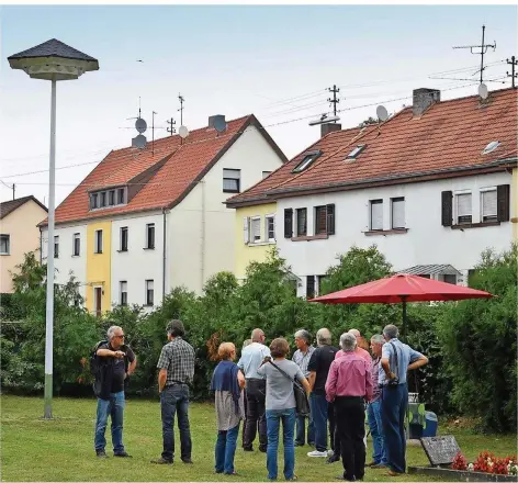  ?? FOTO: BECKER&BREDEL ?? Einen Schwalbent­urm hat der Naturschut­zbund am Freitag in Güdingen eingeweiht.