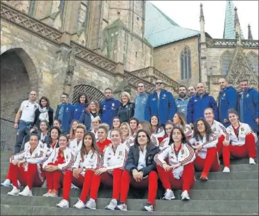  ??  ?? TURISMO EN ERFURT. La Selección pudo visitar la catedral de la ciudad donde se juega el encuentro.