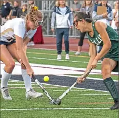  ?? Christian Snyder/Post-Gazette ?? Shady Side Academy midfielder Jenny Woodings and Ellis School forward Zoe Woon return to battle for another season.