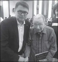  ??  ?? PA Joey Concepcion with Mr. Washington SyCip during Go Negosyo’s book launch last year.