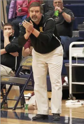  ?? JEN FORBUS — THE MORNING JOURNAL ?? Avon Lake coach Eric Smith earned his 200th career win Jan. 5 over North Ridgeville.