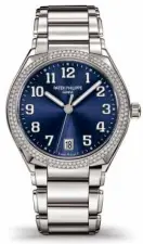  ??  ?? The Patek Philippe Twenty~4 in stainless steel with sunburst blue dial (Ref. 7300/1200A-001).