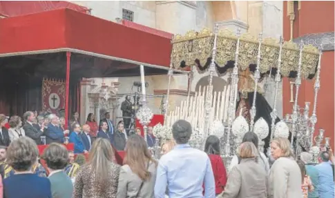  ?? // RAFAEL CARMONA ?? La Virgen del Dulce Nombre, en la carrera oficial en su último Lunes Santo