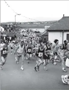  ?? 01_B28twe05 ?? A record 165 runners set off on this year’s Shiskine Valley half marathon. Many of them from distant parts of Britain in what is now a popular event in the national running calendar.