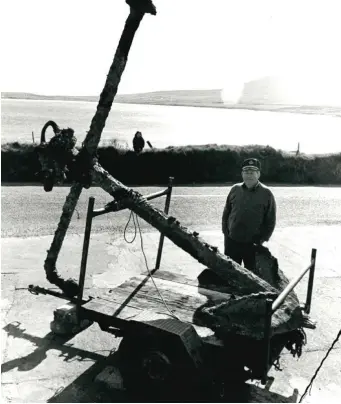  ??  ?? The anchor from a steam ship that sank at the mouth of Ventry Harbour in 1905; it was discovered on the sea bed while releasing some tangled mussle nets; picture sows Noel Ó Cíobháin.