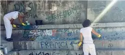  ?? Retake a Brescia ?? Volontari puliscono i muri pubblici dalle scritte
