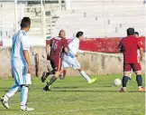  ?? /JOSÉRIVERO­S ?? Partido de veteranos jugado en el estadio Primero de Mayo, de Tulancingo