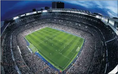  ??  ?? FORTÍN. El Madrid está consiguien­do buenos resultados en su estadio en lo que va de temporada.