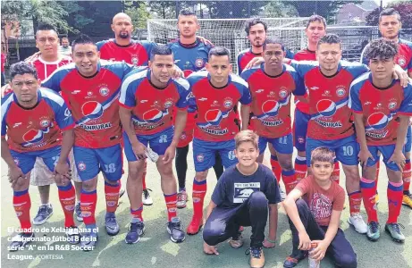  ?? /CORTESIA ?? El cuadro de Xelajú gana el campeonato fútbol 8 de la serie “A” en la R&amp;B Soccer League.