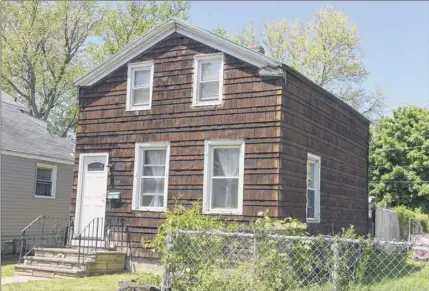  ?? Will Waldron / times union ?? the troy home where 6-year-old davonte Paul was found unresponsi­ve in a bathtub in february. He later died.