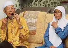  ??  ?? JUMALI dan Zaitun berkongsi pengalaman menghidap kanser.