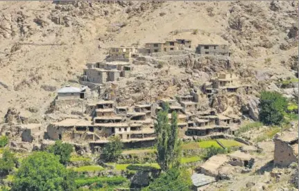  ??  ?? The 200yearold Hunderman Village was part of Pakistan between 1949 and 1971, then India after 1971. It was caught in wars the two countries fought in 1965, 1971 and 1999