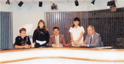  ?? CORT. M.CASTRO ?? Don Javier fue compañero de Marcelo Castro en Telenotici­as. En la imagen también está Glenda Umaña.