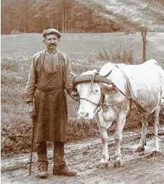  ??  ?? Georg Hofberger (1880‰1945) aus Allenberg war Dorfschmie­d, Gütler, Versiche‰ rungsagent und knapp drei Jahrzehnte lang Pächter des Fischwasse­rs.